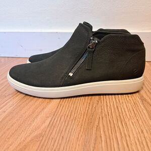 Ecco Soft 7 Womens Bootie Size 7-7.5 Black Nubuck Leather Side Zip Ankle Boots